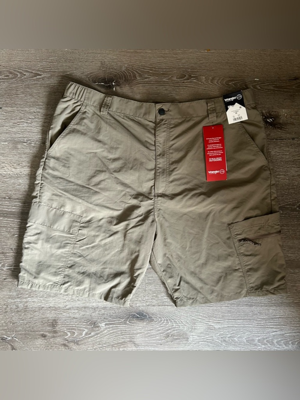 Nwt Mens 42 Green Khaki Wrangler 9” Inseam Cargo Shorts Moisture Wicking